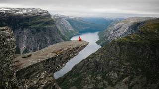 Illustration for article titled Beautiful Norwegian cliff is a nightmare for those afraid of heights